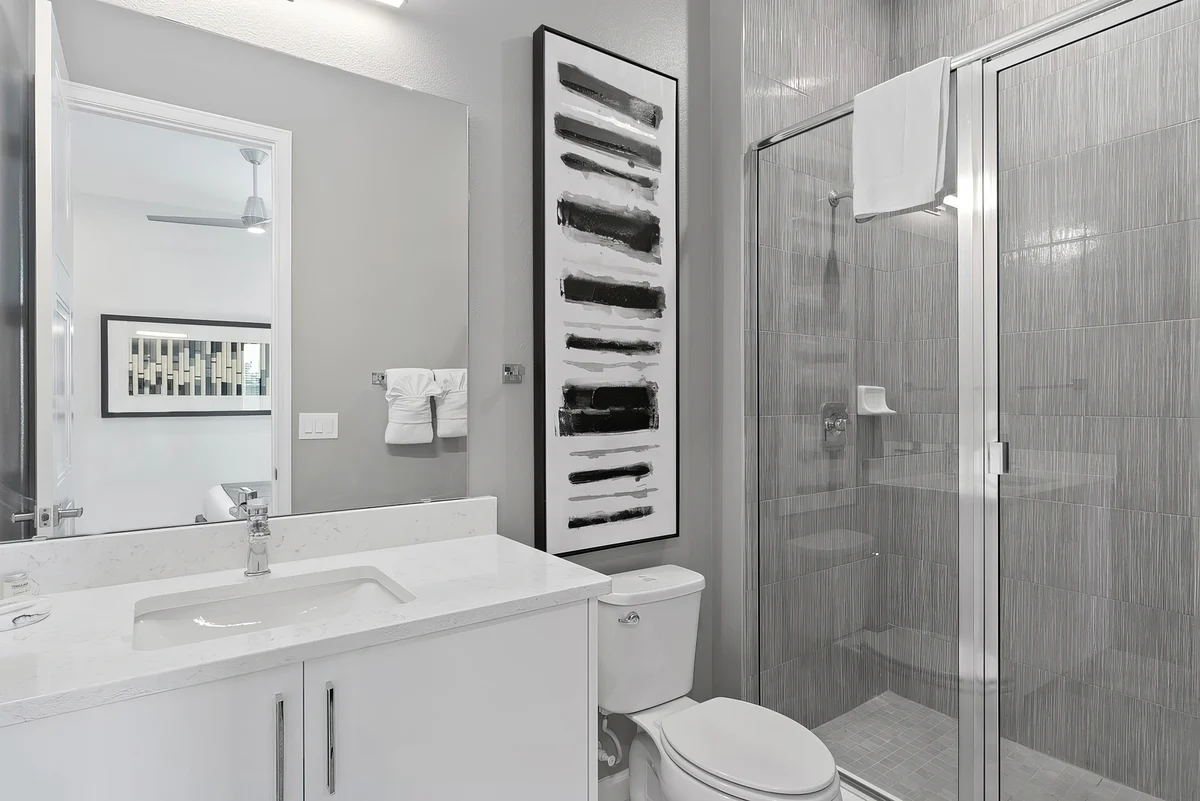 Ensuite Bathroom 7 image 1