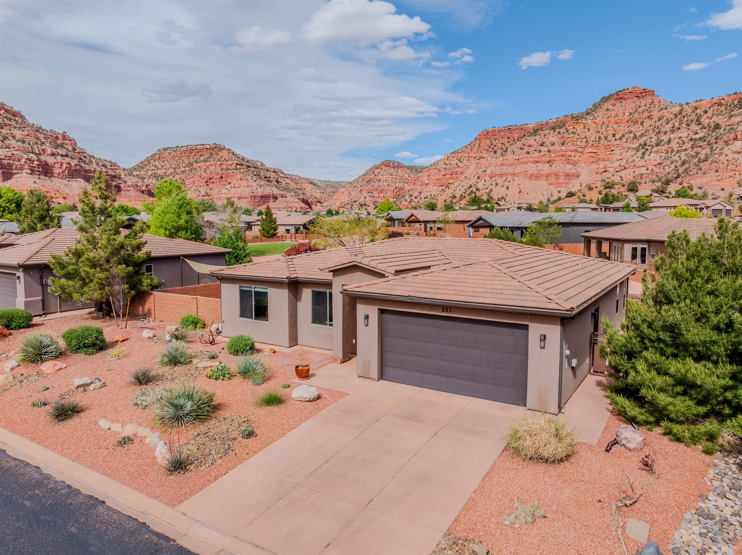 Home in Kanab property photo 1