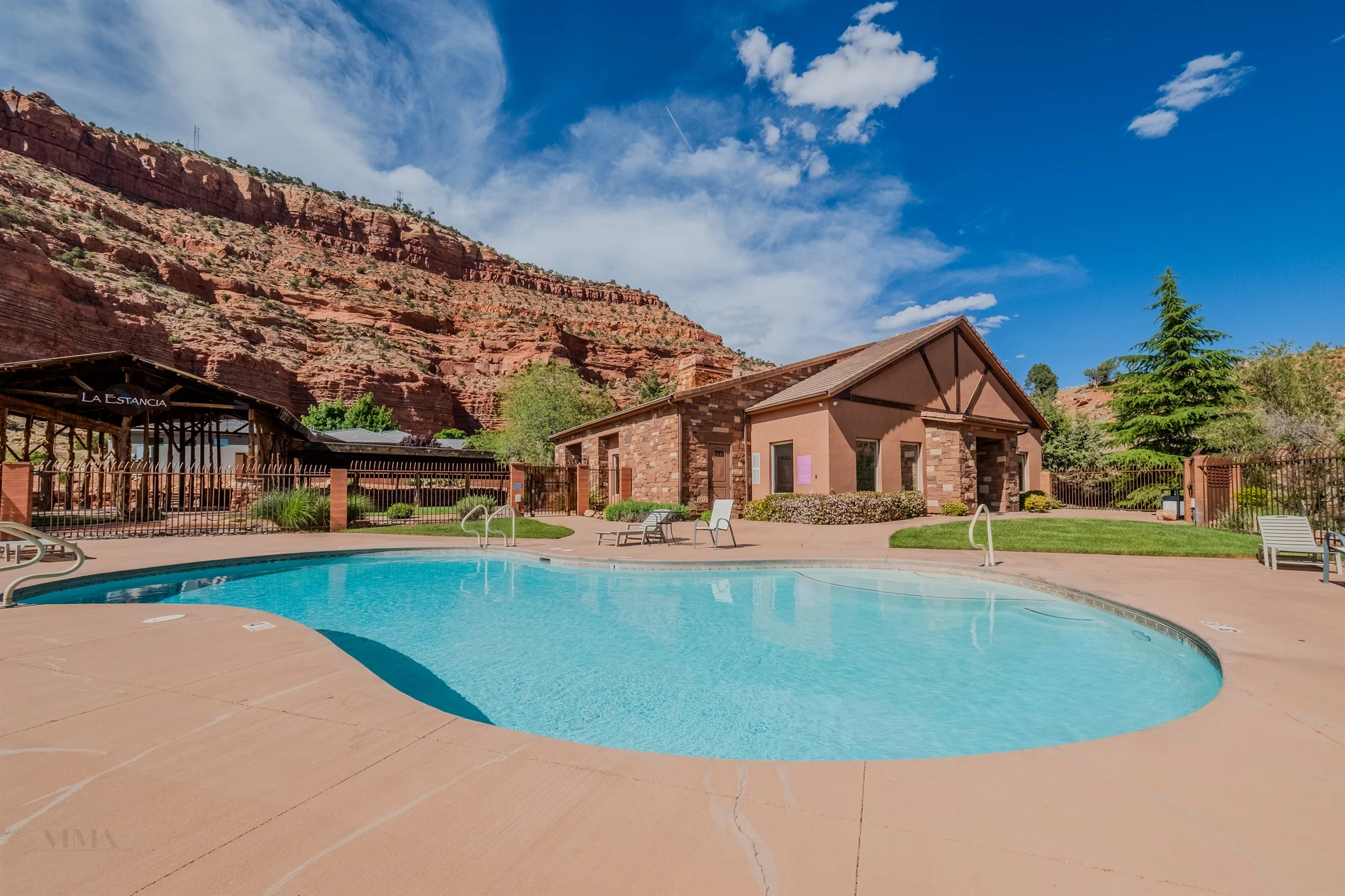 Home in Kanab property photo 2