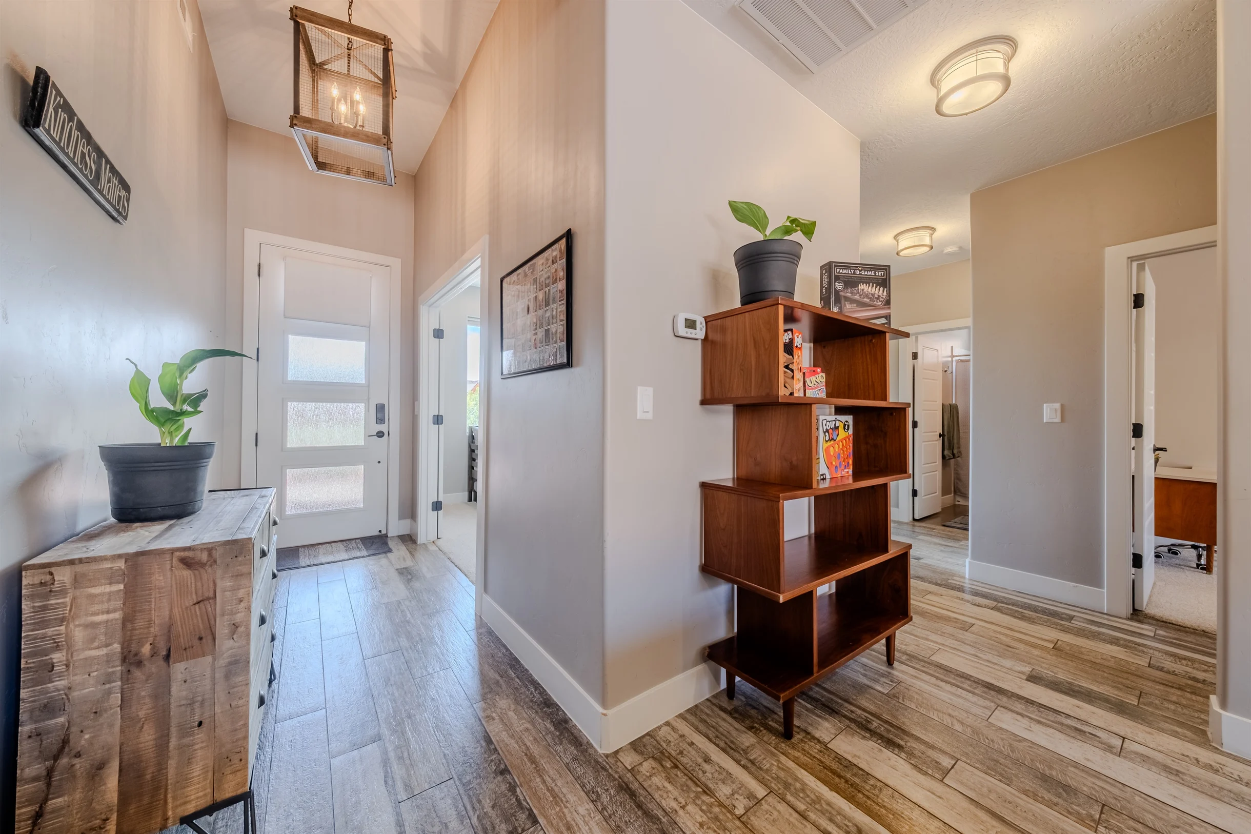 Home in Kanab property photo 3