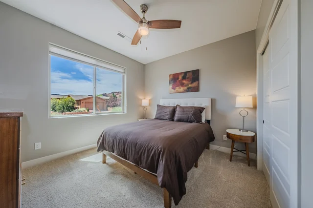 Bedroom 2 image 1