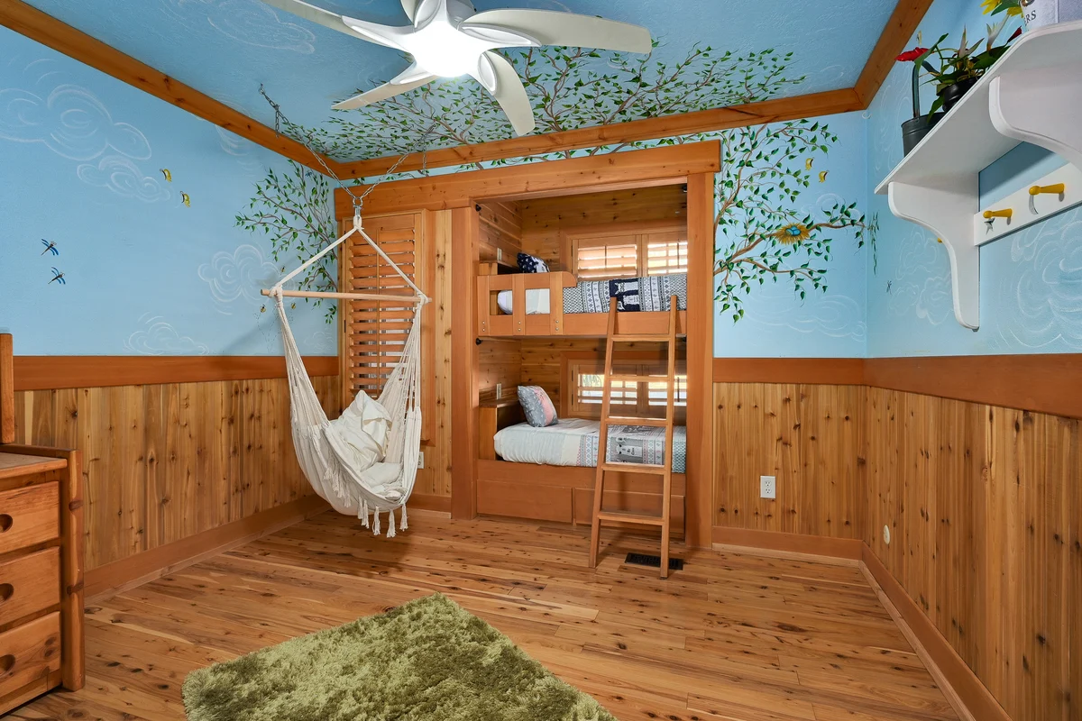 Bedroom 2 image 1