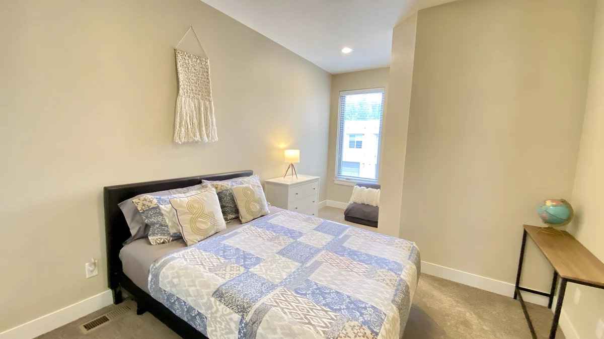 Bedroom 3 image 1