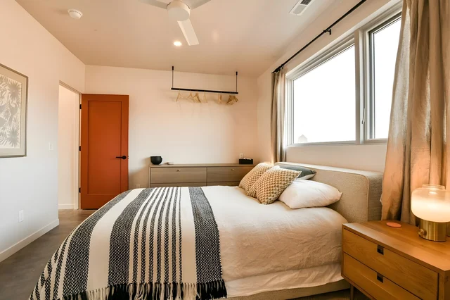 Bedroom 2 image 1