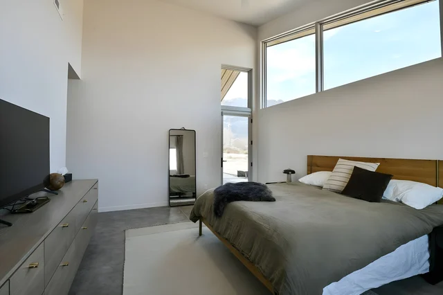 Bedroom 1 image 1