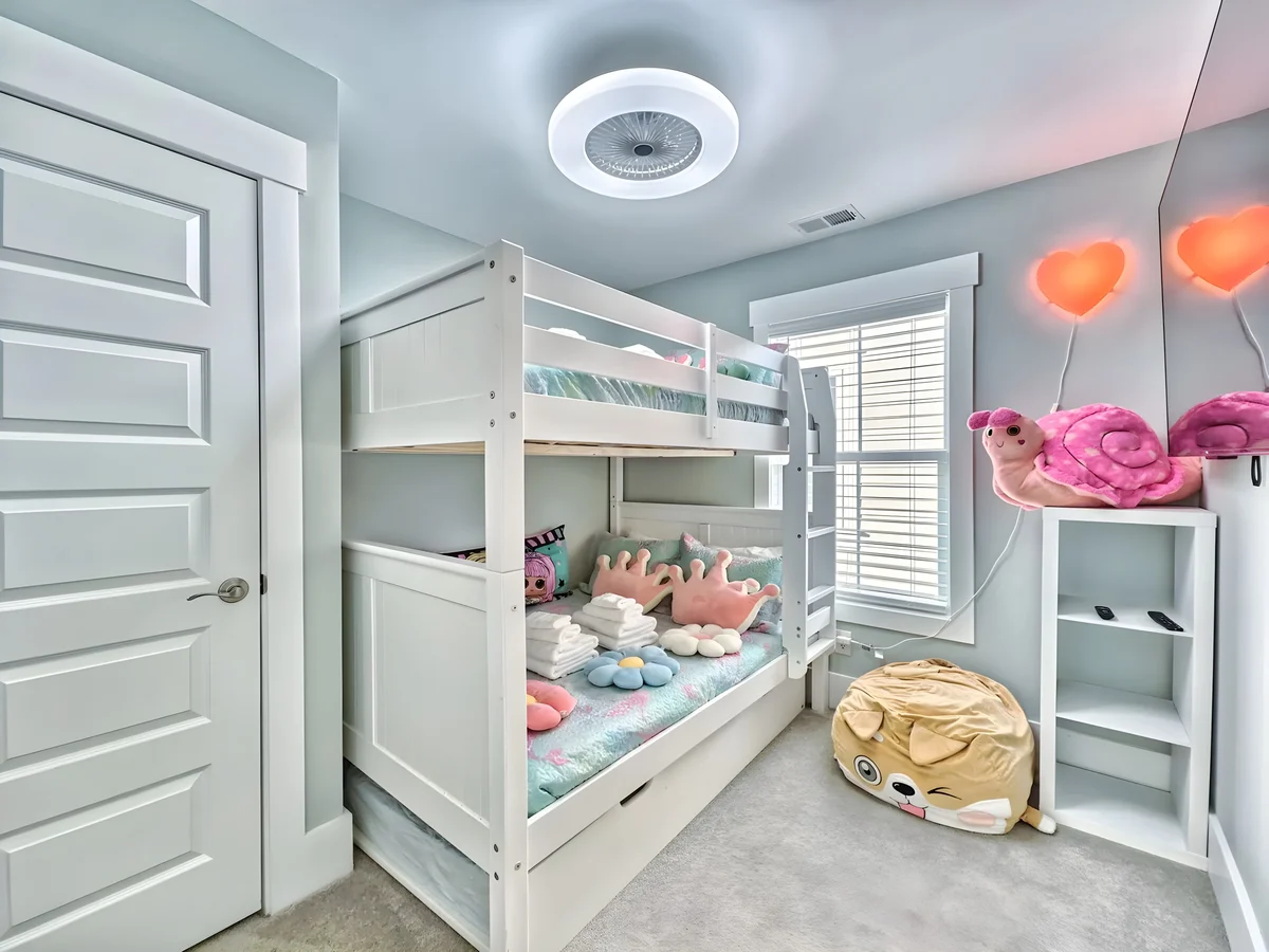 Bedroom 6 image