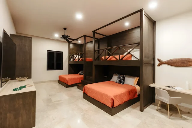 Bedroom 2 image 1