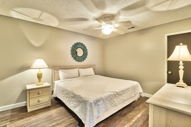 Bedroom 1 image 1