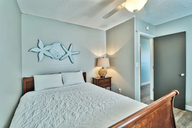 Bedroom 3 image 1