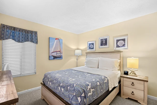 Bedroom 1 image 1