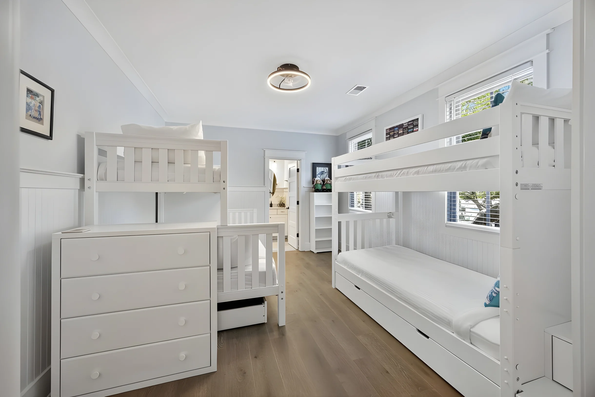 AV3-23: 3 23rd Avenue #25