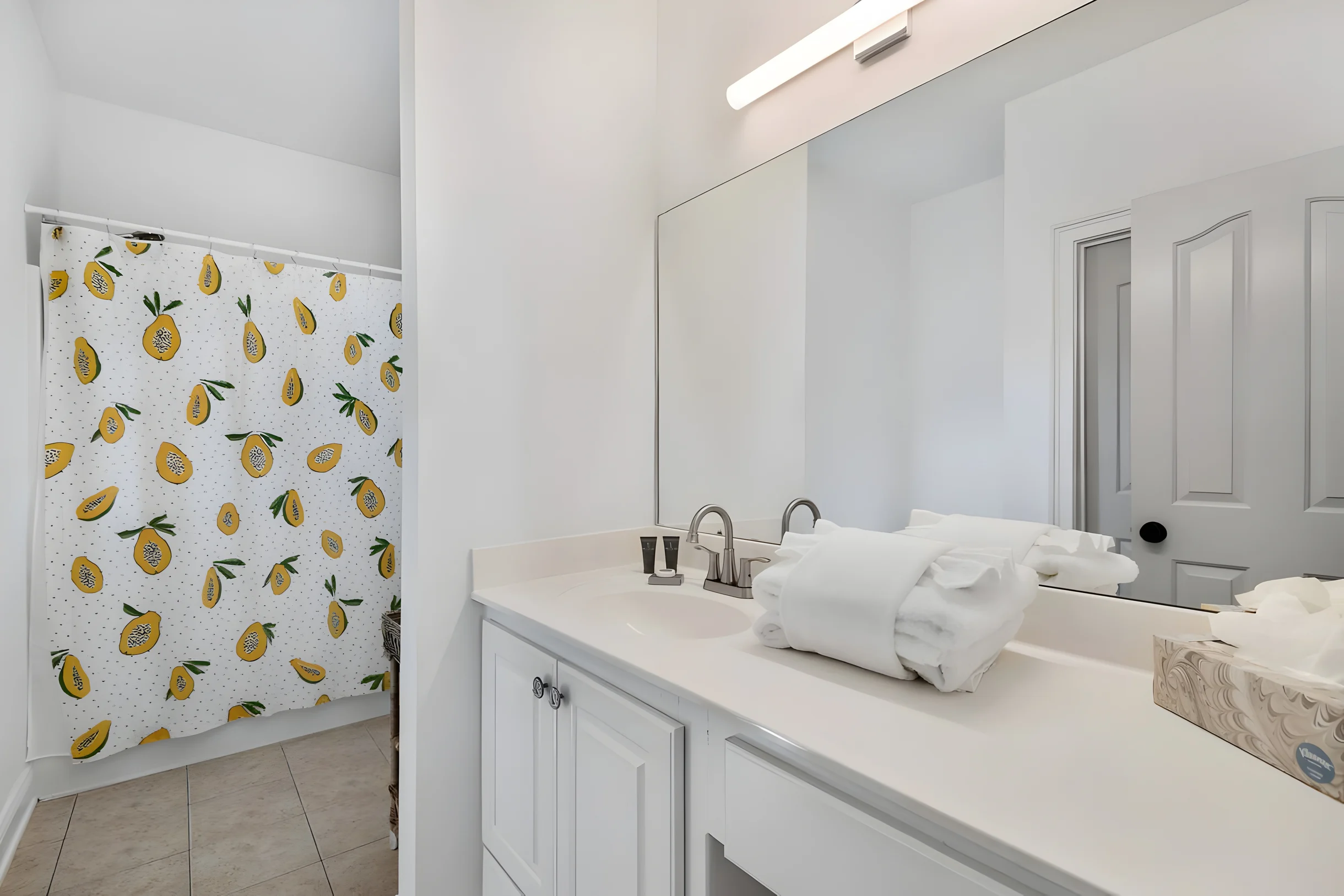 Wander Palms Island Glow #28