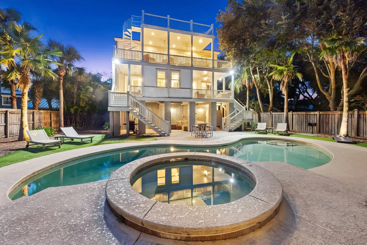 Wander Isle Palms Marsh