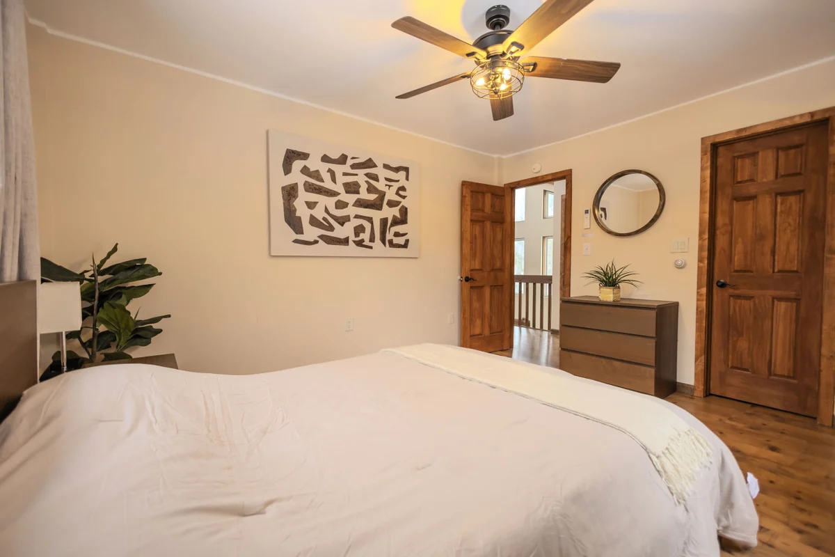 Bedroom 5 image 1