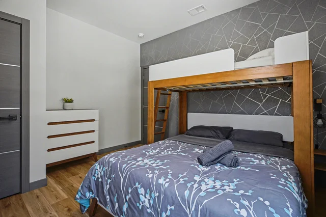 Bedroom 4 image 1