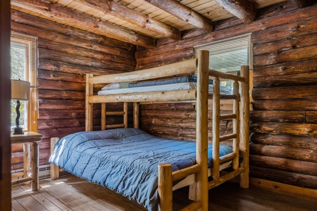Bedroom 3 image 1