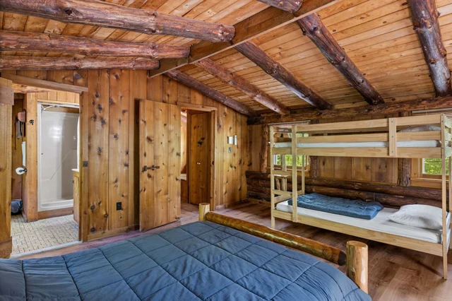 Bedroom 1 image 1