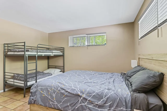 Bedroom 6 image 1
