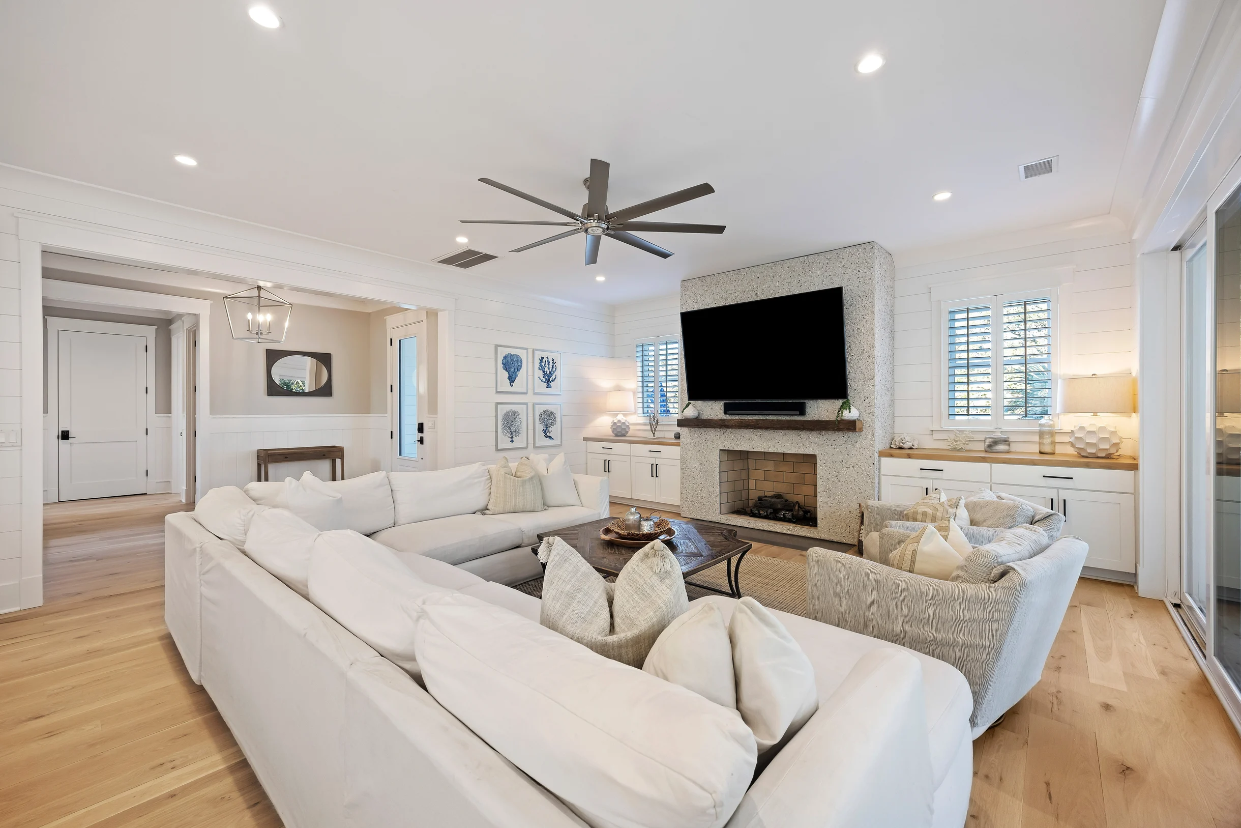 AV3-39: 3 39th Avenue #128