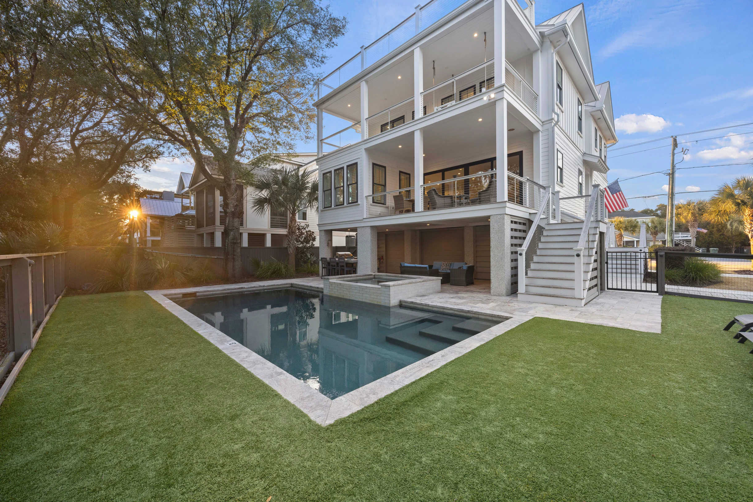 AV3-39: 3 39th Avenue #118