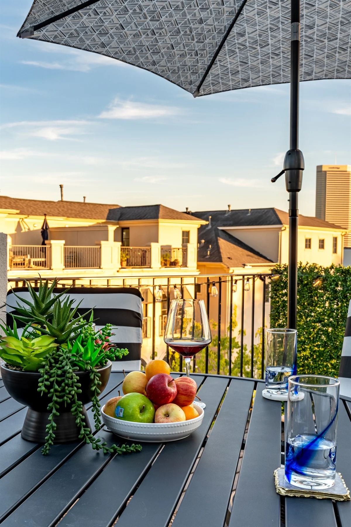 Pet-Friendly | 4BR Luxe Rooftop | Rice Military #55
