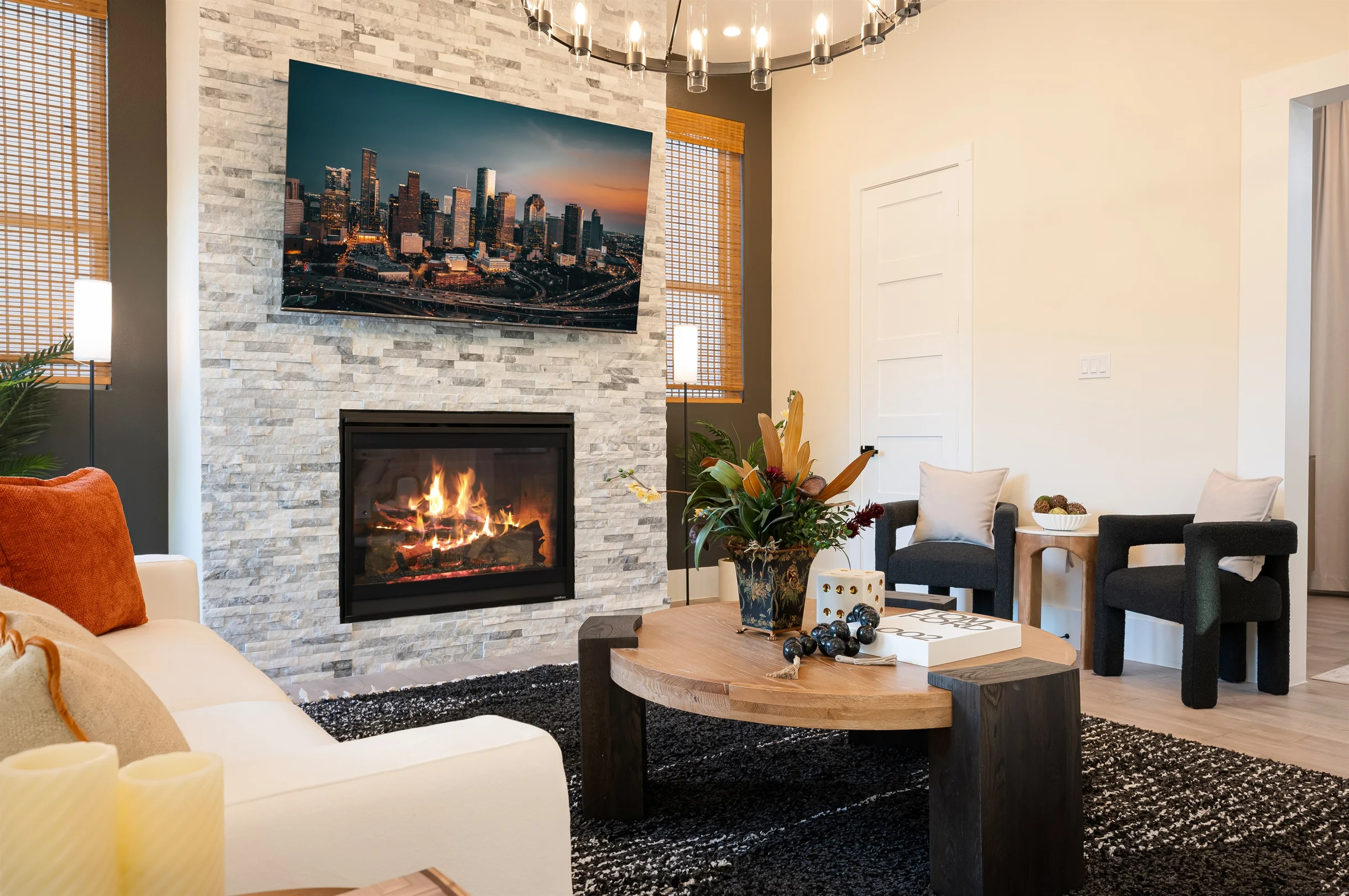 Pet-Friendly | 4BR Luxe Rooftop | Rice Military #6
