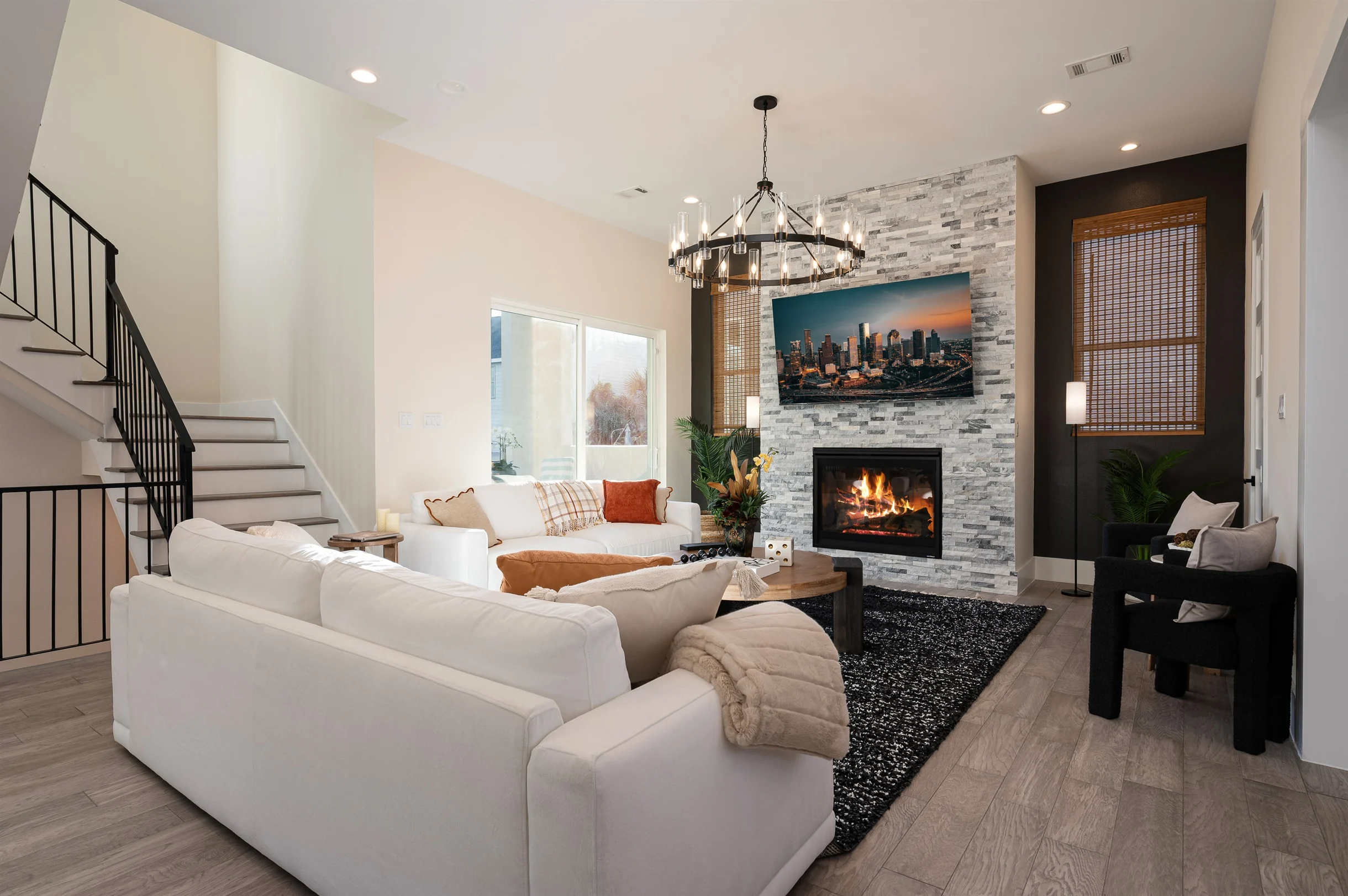 Pet-Friendly | 4BR Luxe Rooftop | Rice Military #50