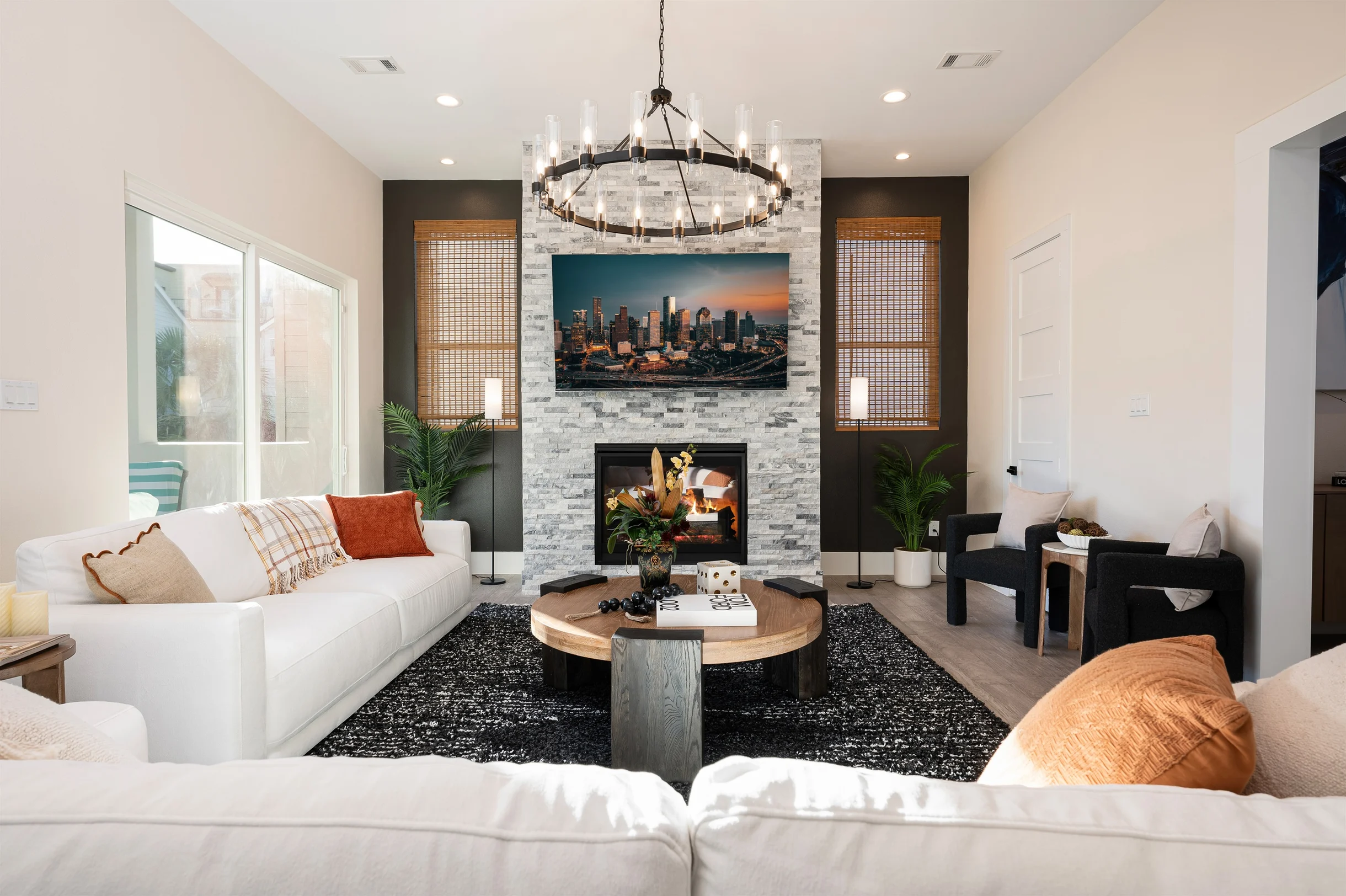 Pet-Friendly | 4BR Luxe Rooftop | Rice Military #27