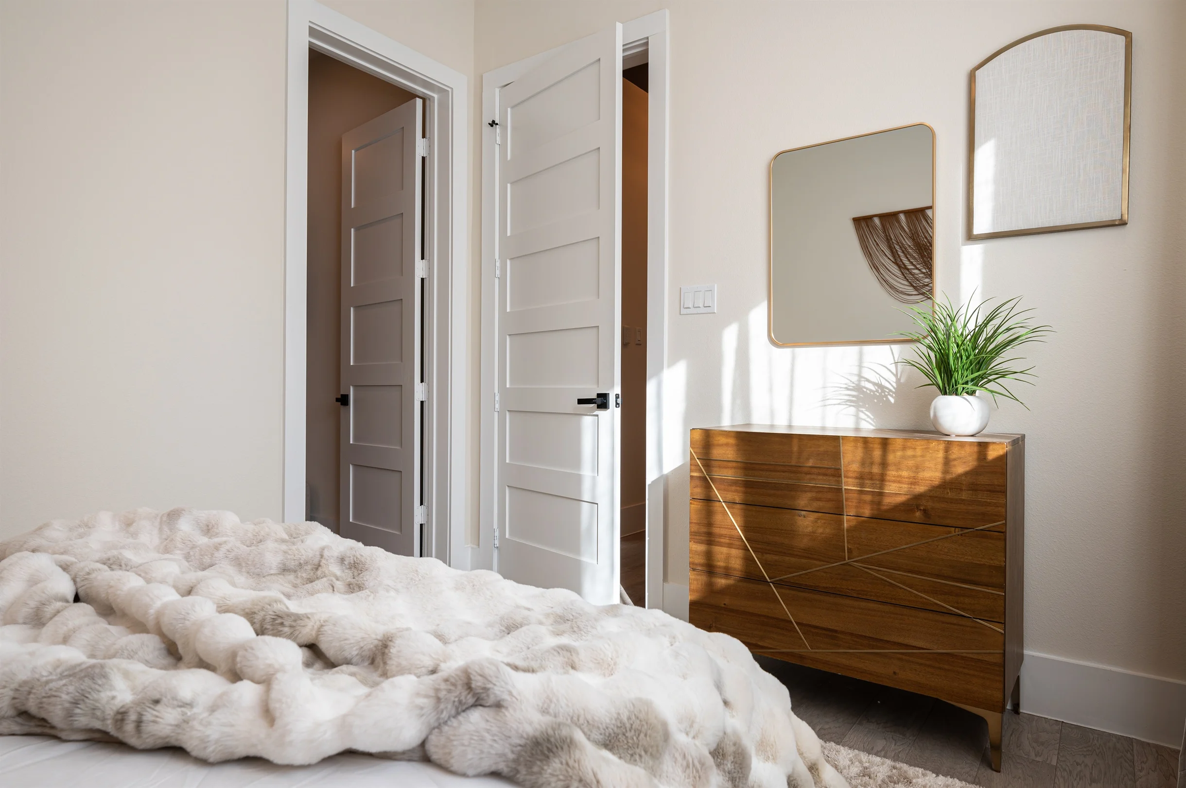 Pet-Friendly | 4BR Luxe Rooftop | Rice Military #38