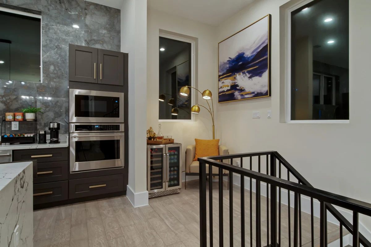 Pet-Friendly | 4BR Luxe Rooftop | Rice Military #32