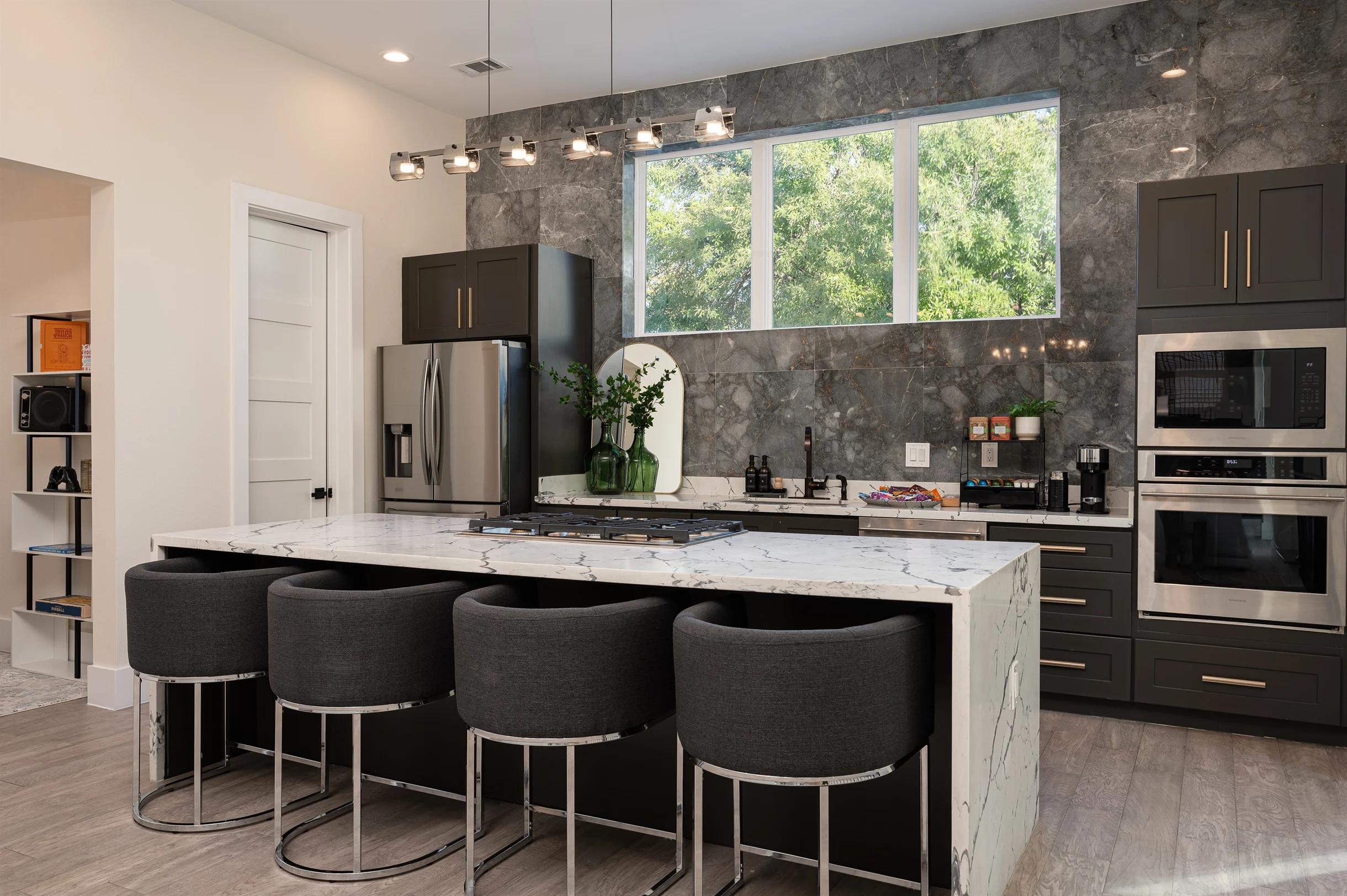 Pet-Friendly | 4BR Luxe Rooftop | Rice Military #57