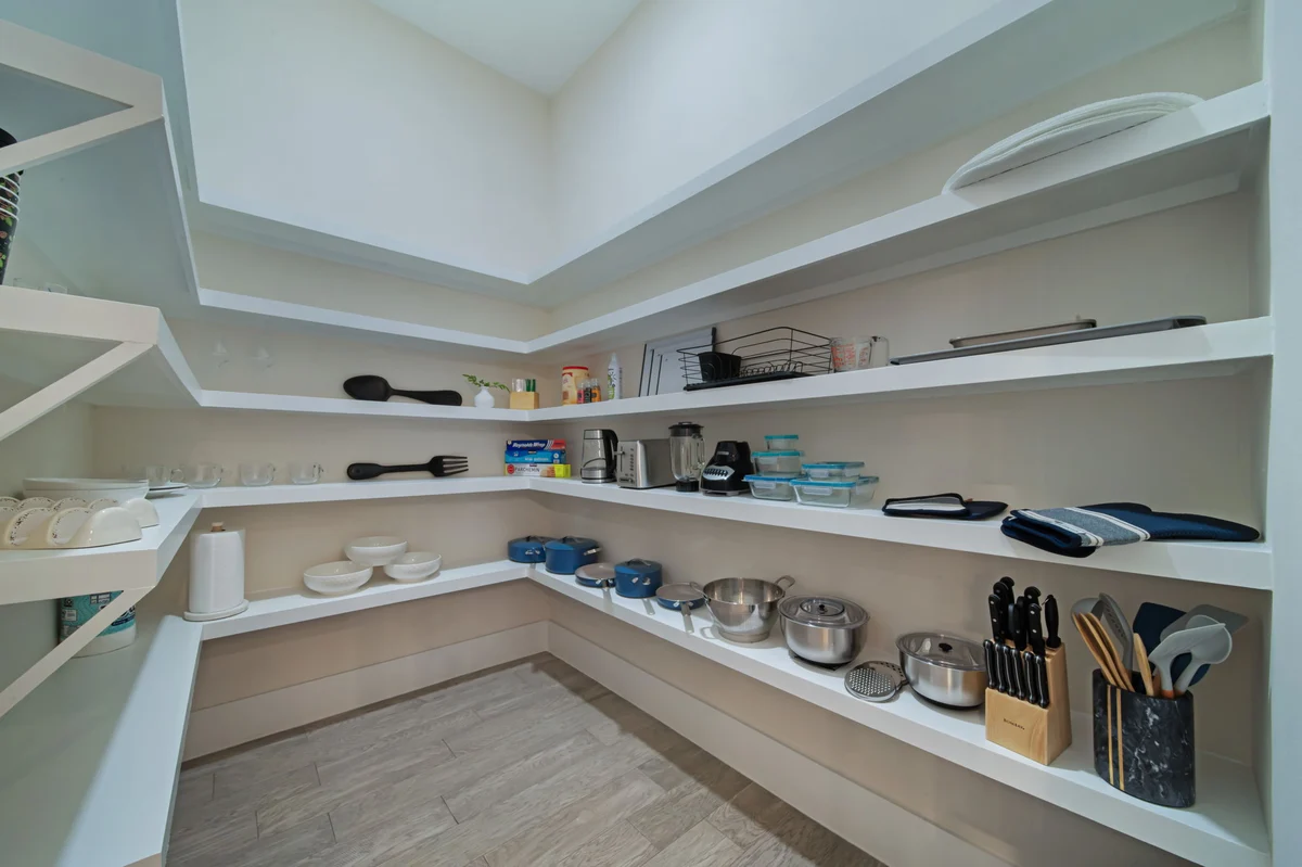 Pet-Friendly | 4BR Luxe Rooftop | Rice Military #68