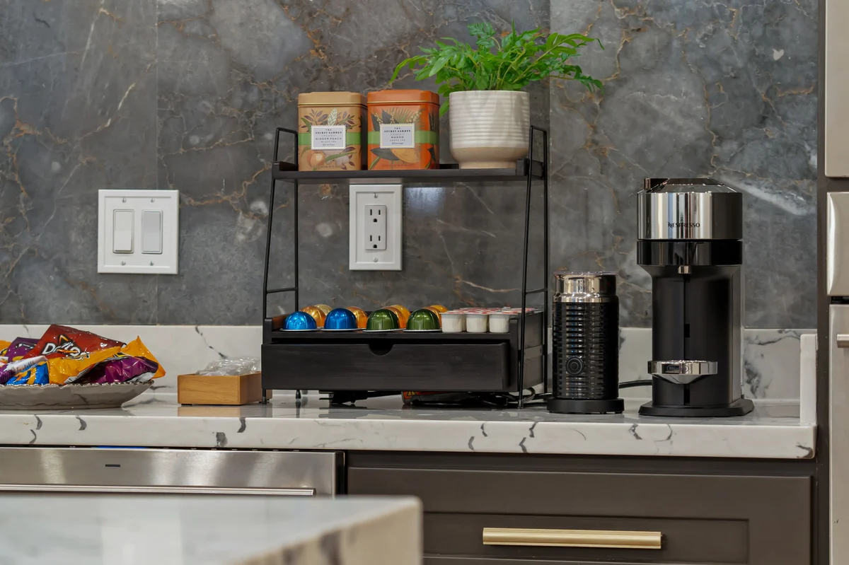 Pet-Friendly | 4BR Luxe Rooftop | Rice Military #60