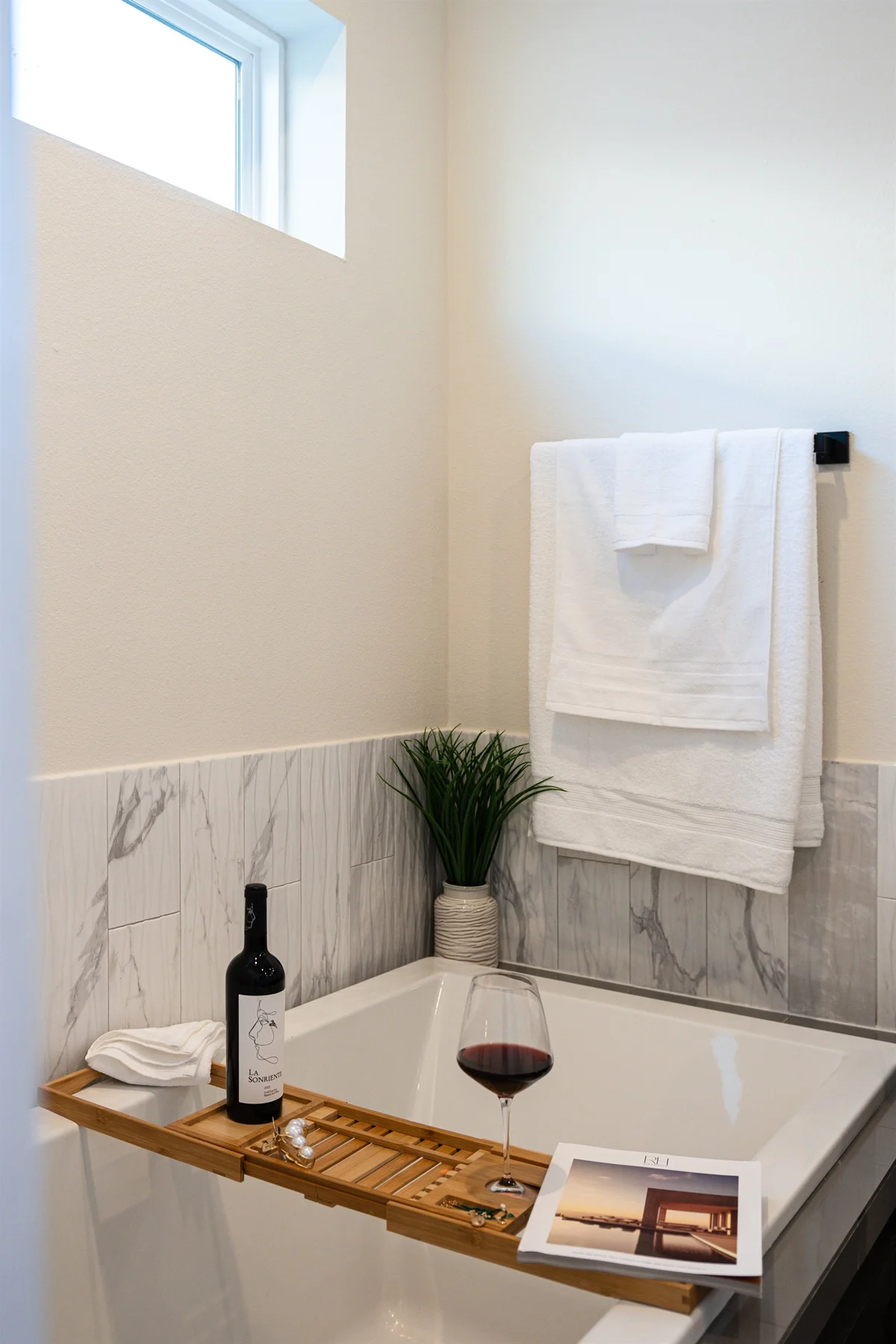 Pet-Friendly | 4BR Luxe Rooftop | Rice Military #36