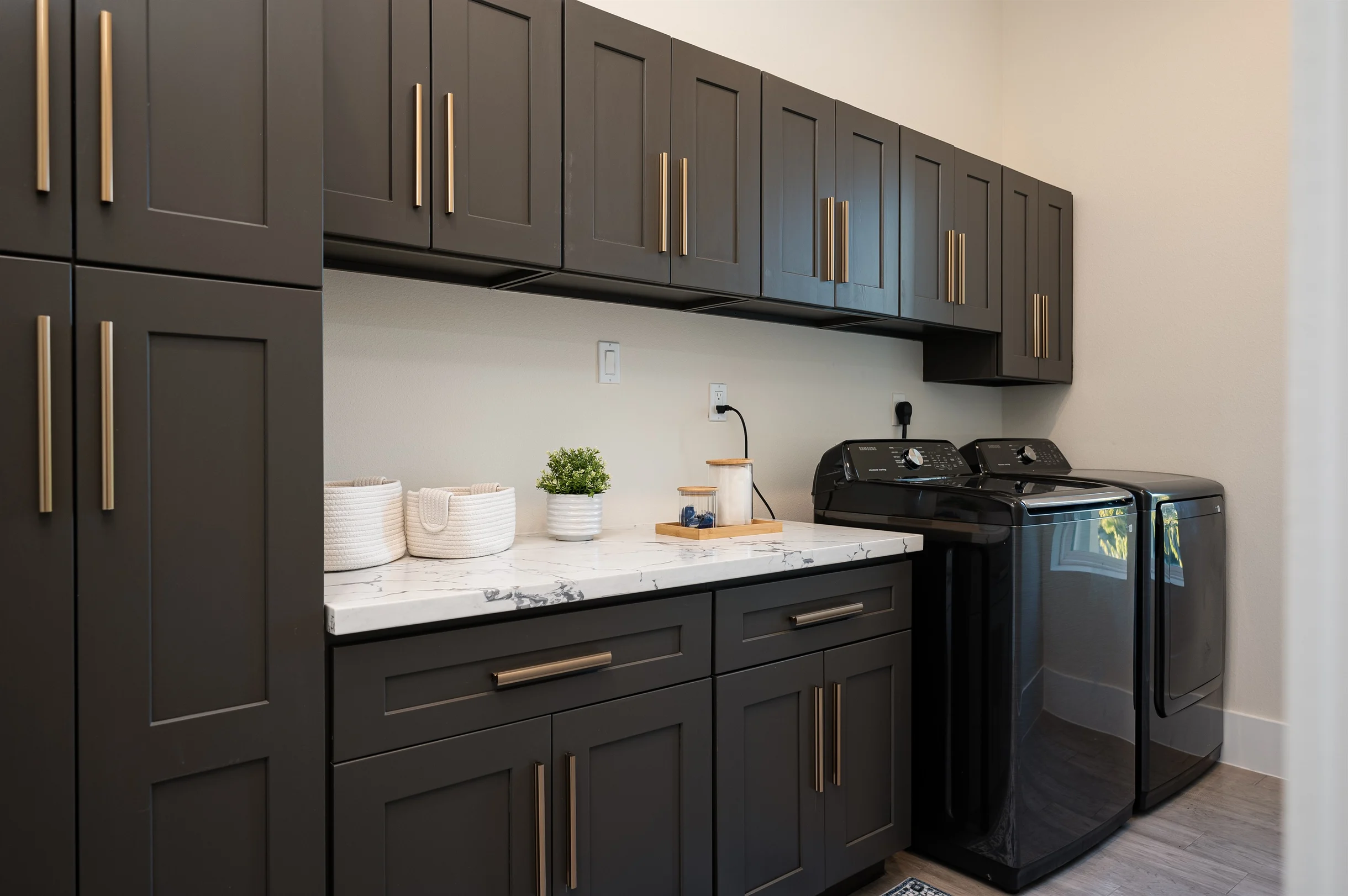 Pet-Friendly | 4BR Luxe Rooftop | Rice Military #24