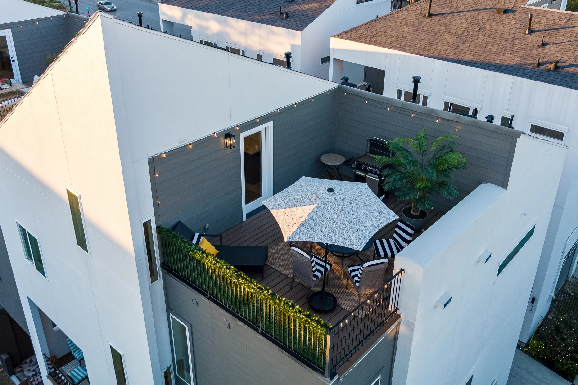 Pet-Friendly | 4BR Luxe Rooftop | Rice Military #51