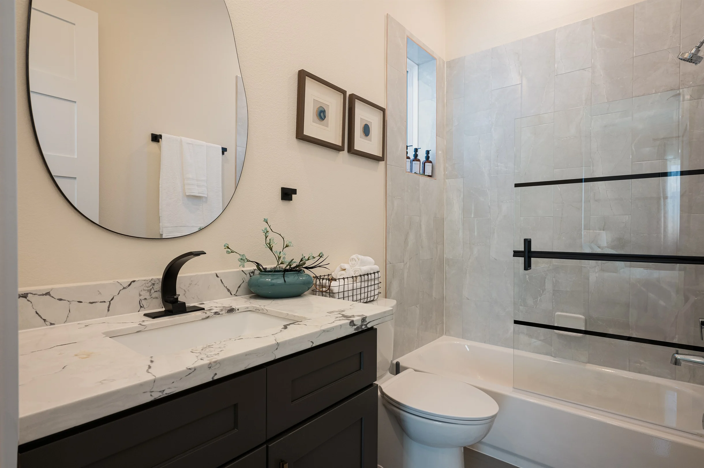 Pet-Friendly | 4BR Luxe Rooftop | Rice Military #11