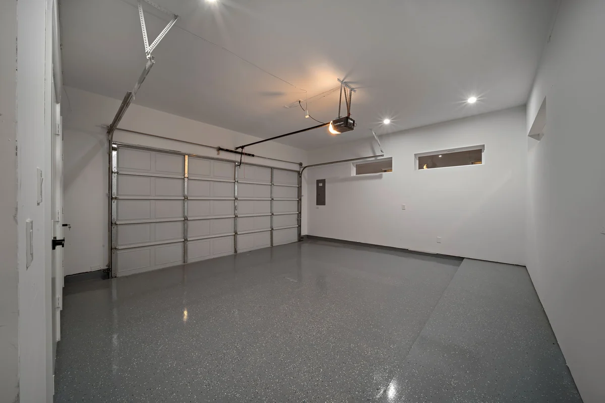 Pet-Friendly | 4BR Luxe Rooftop | Rice Military #13