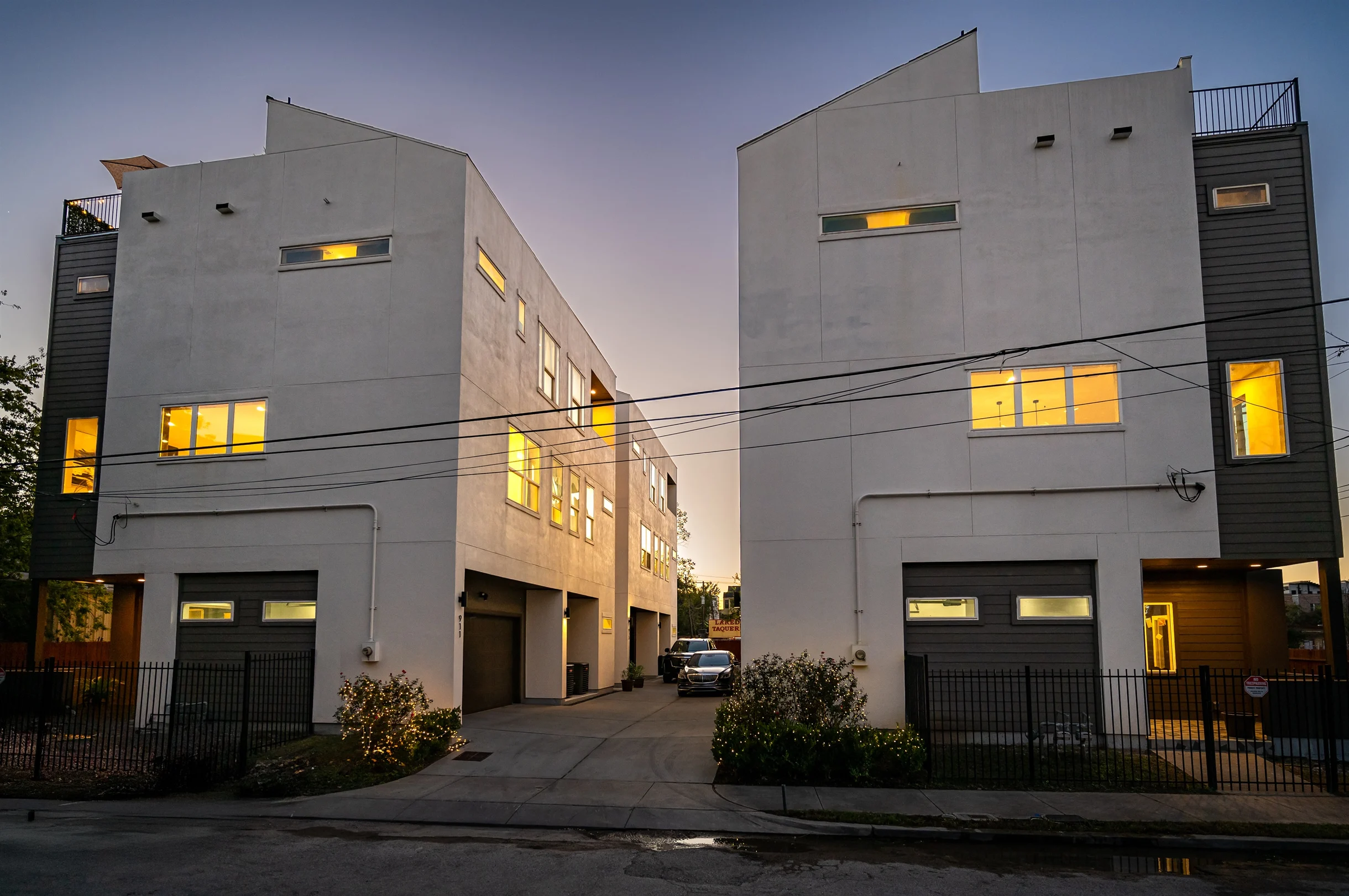 Pet-Friendly | 4BR Luxe Rooftop | Rice Military #8