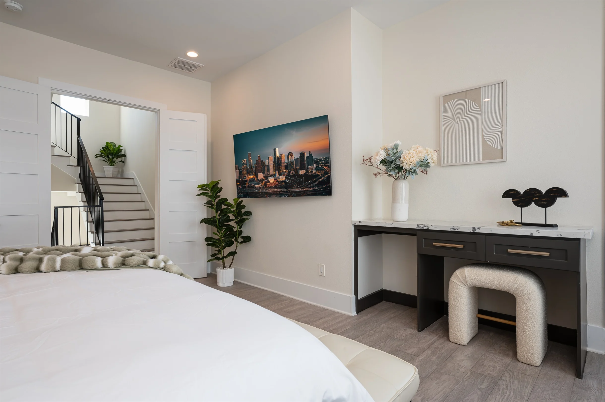 4BR Rooftop Luxury | Pet-Friendly | Garage | HTX #32