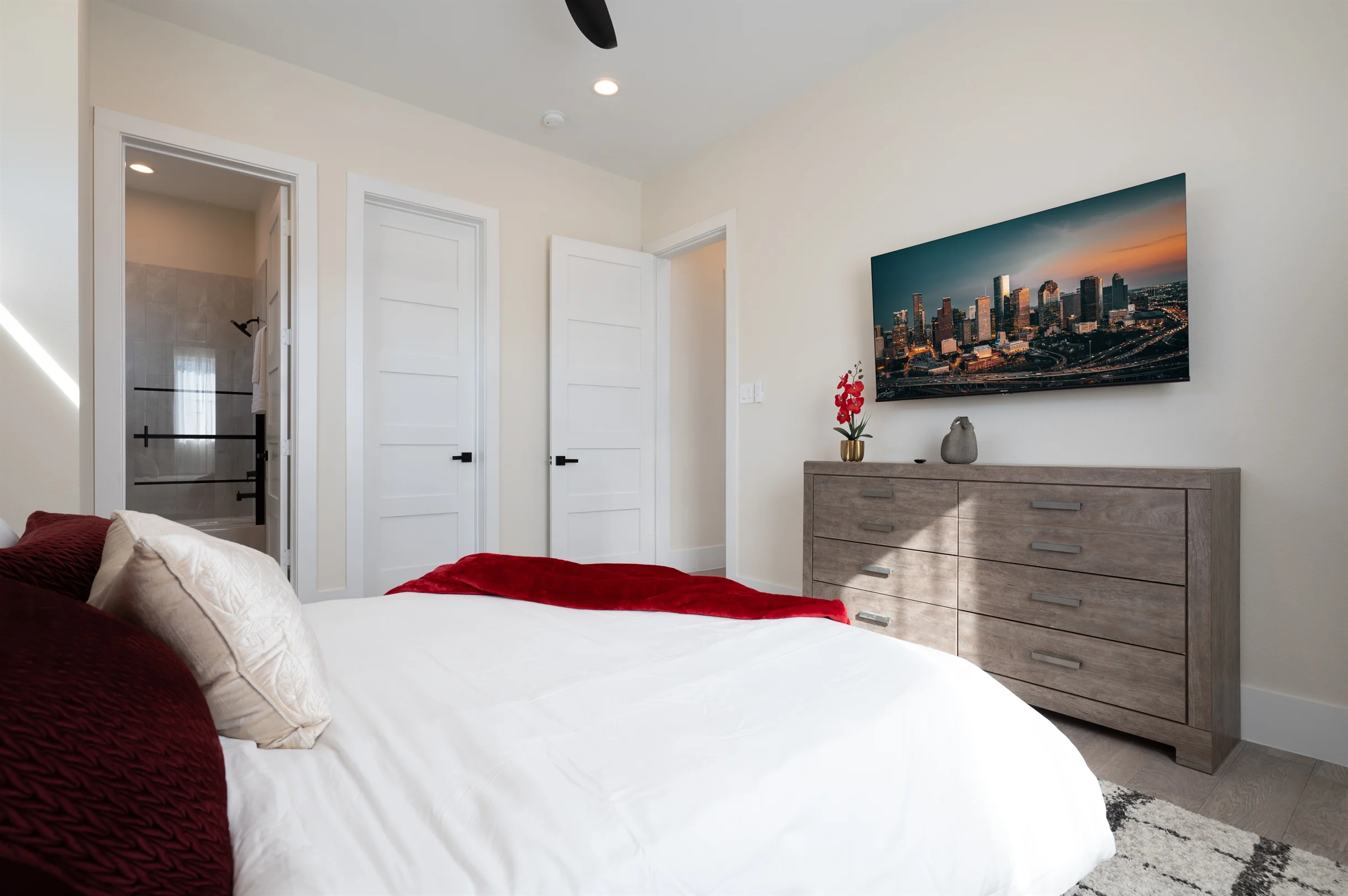 4BR Rooftop Luxury | Pet-Friendly | Garage | HTX #33