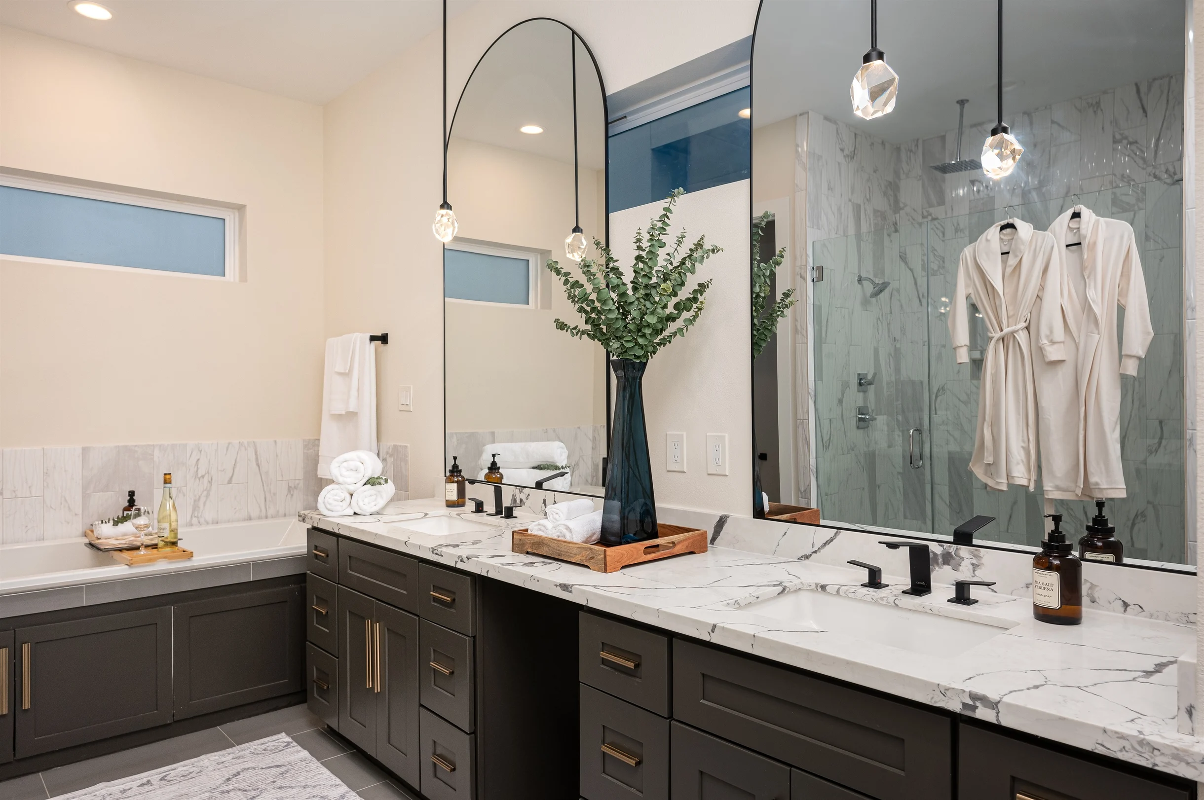 4BR Rooftop Luxury | Pet-Friendly | Garage | HTX #24