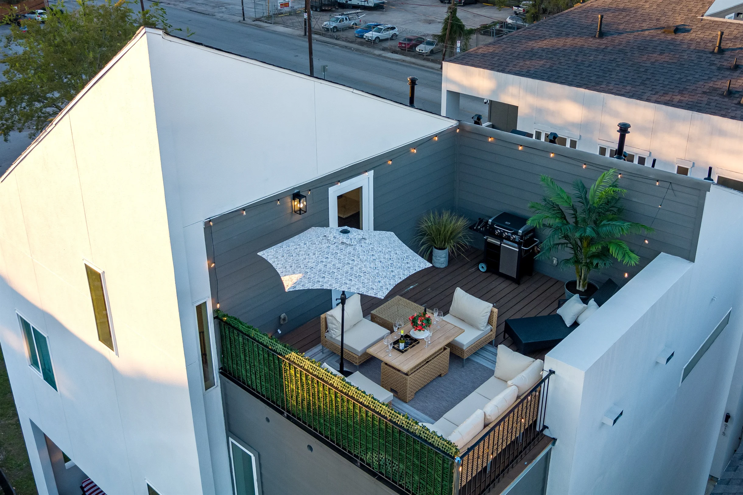 4BR Rooftop Luxury | Pet-Friendly | Garage | HTX #37