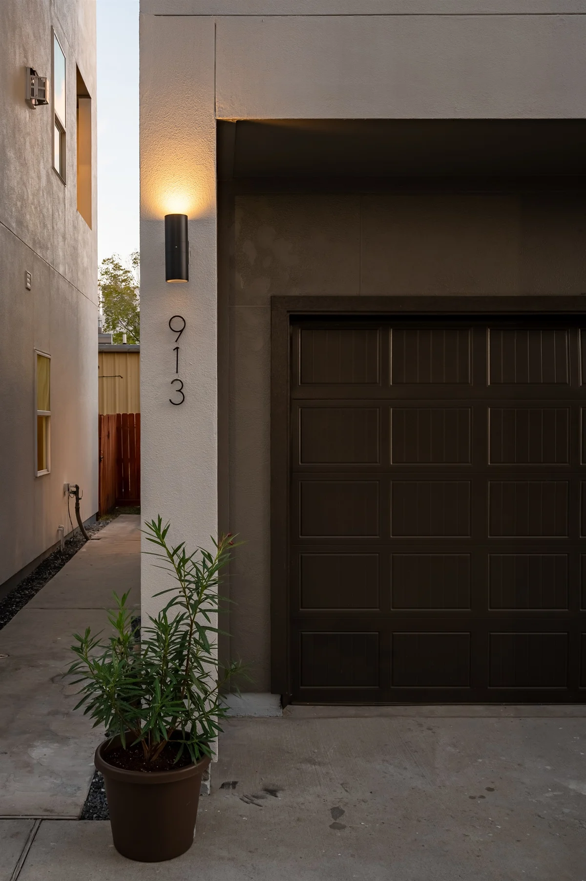 4BR Rooftop Luxury | Pet-Friendly | Garage | HTX #6
