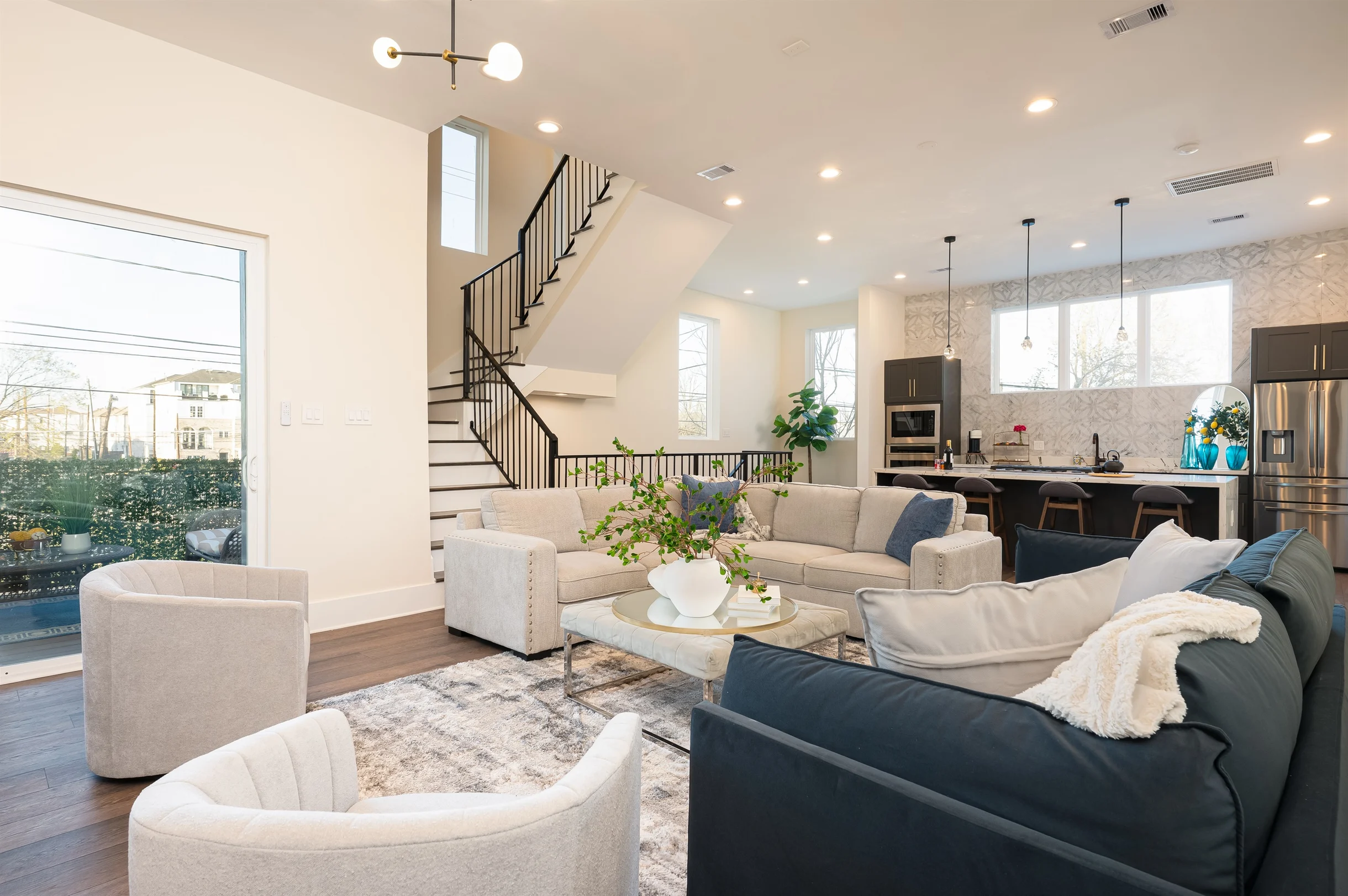 Sleeps 10! Rooftop Luxe • Pet-Friendly • Downtown #51