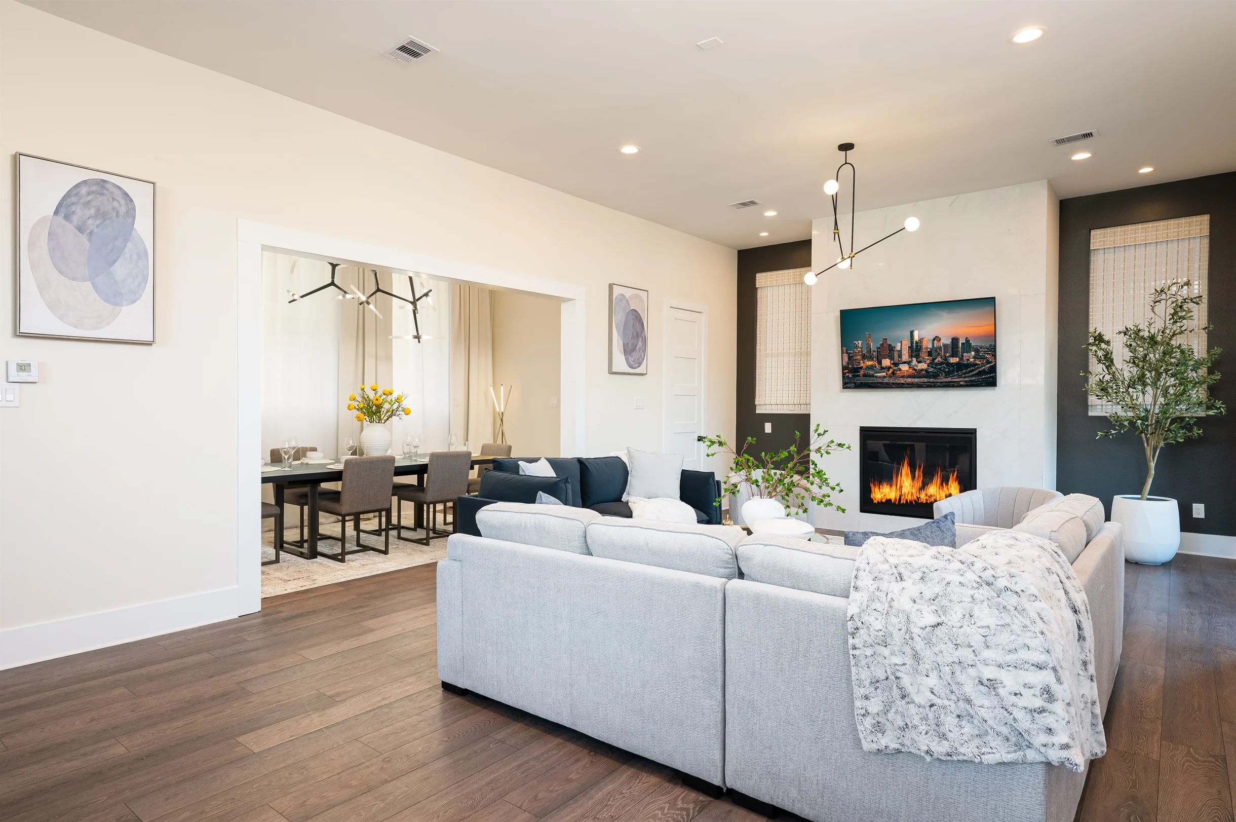 Sleeps 10! Rooftop Luxe • Pet-Friendly • Downtown #25