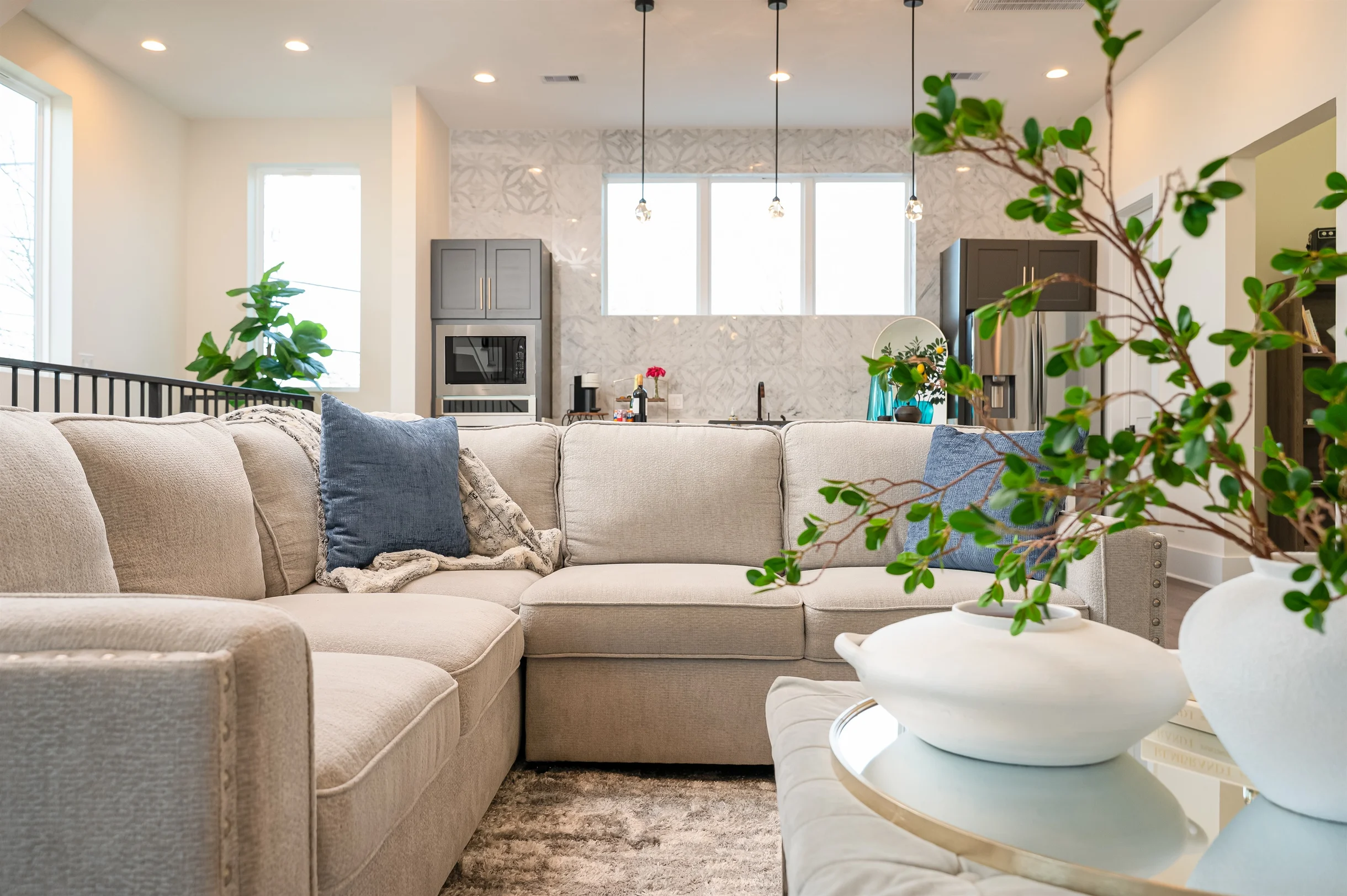 Sleeps 10! Rooftop Luxe • Pet-Friendly • Downtown #36