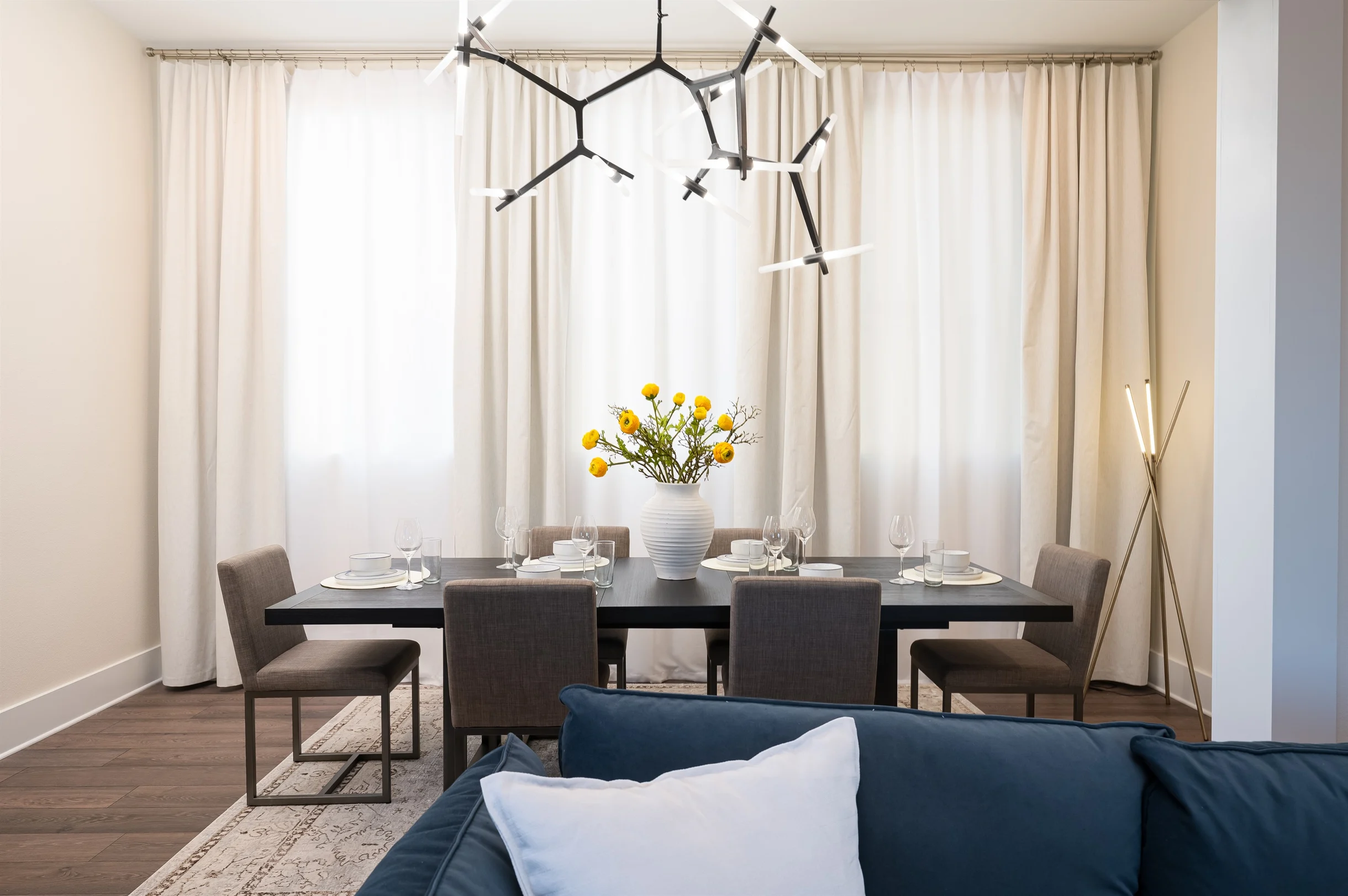 Sleeps 10! Rooftop Luxe • Pet-Friendly • Downtown #27