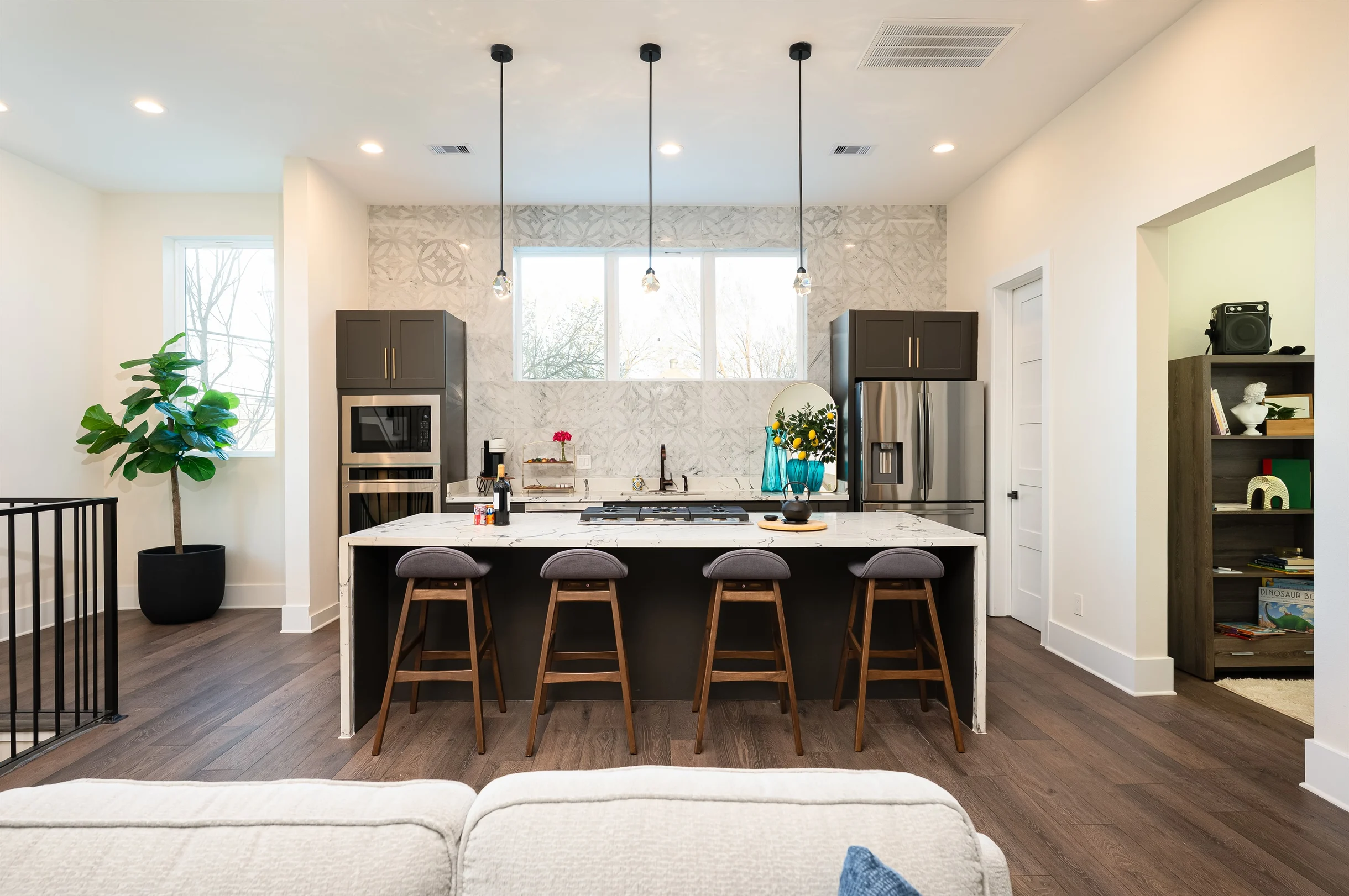 Sleeps 10! Rooftop Luxe • Pet-Friendly • Downtown #42