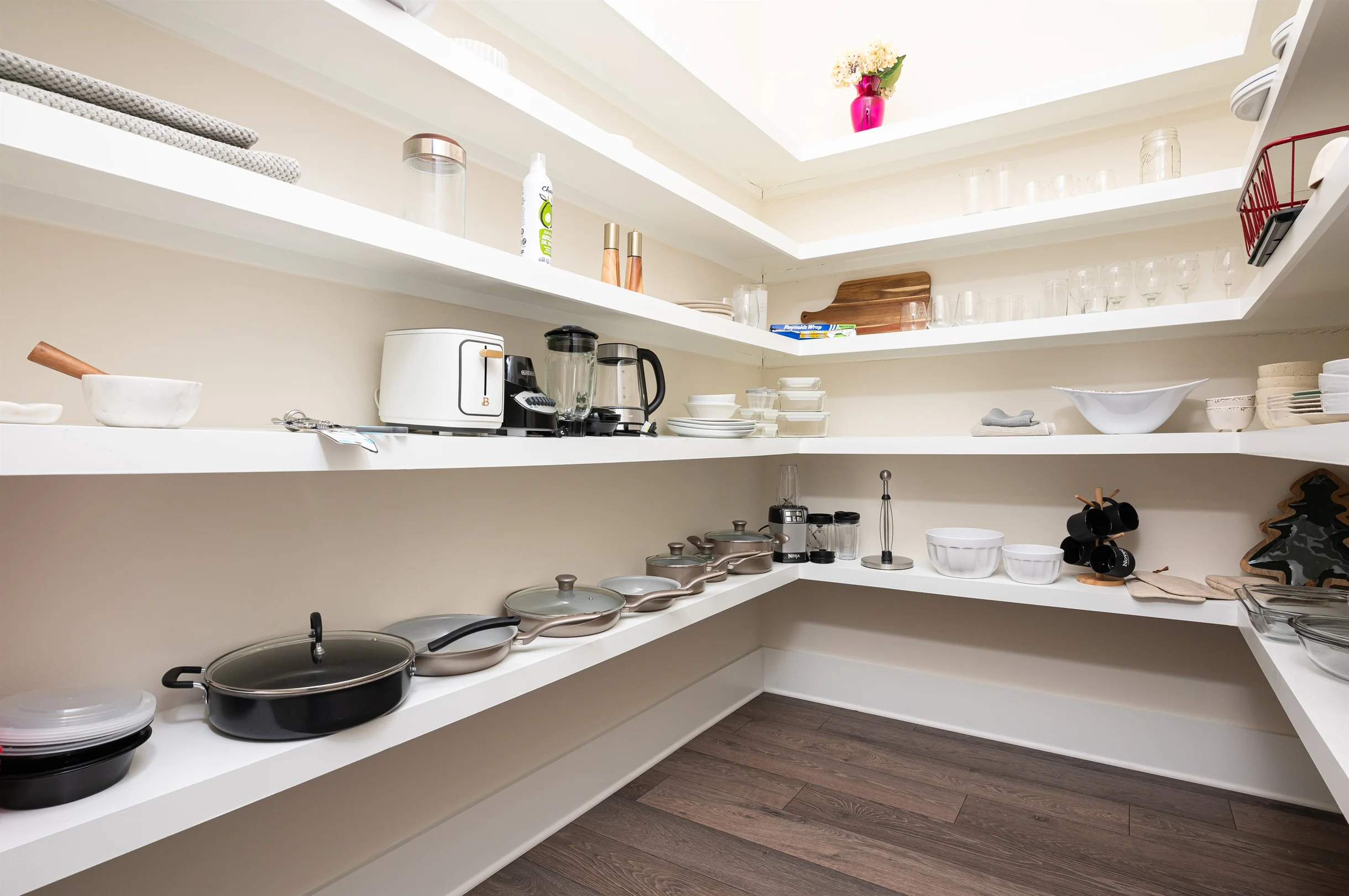 Sleeps 10! Rooftop Luxe • Pet-Friendly • Downtown #53